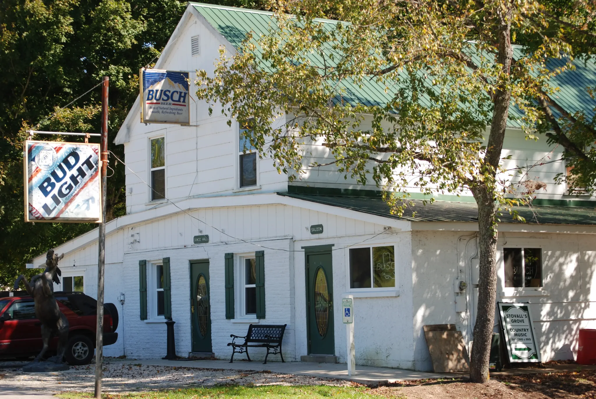 Stovals Grove outside photo